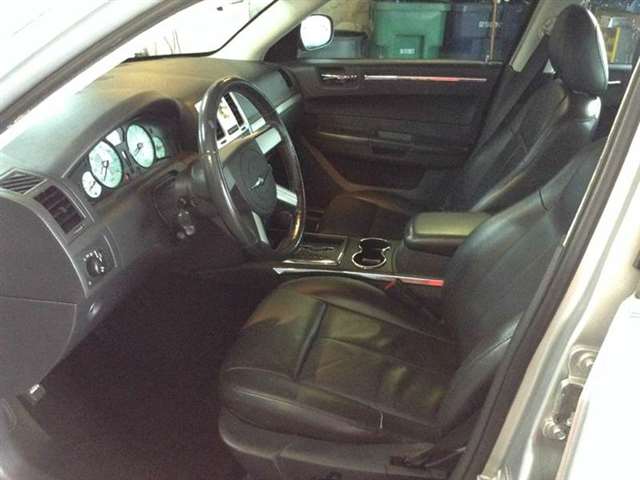 2008 Chrysler 300 Touring 4dr Sedan